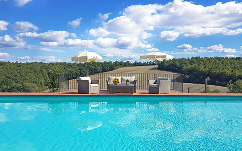 Casale Chieteno: Wolk, Water, Lucht, Dag, Fabriek, Zwembad, Blauw, Natuur, Gebouw, Rechthoek