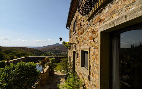 Casale Montanare: Fabriek, Lucht, Gebouw, Blad, Hout, Landschap, Landelijk Gebied, Onroerend Goed, Verblijf, Boom
