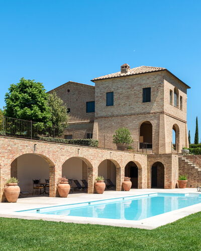 Podere D'Asso: Fabriek, Lucht, Gebouw, Water, Boom, Gras, Huis, Landschap, Woongebied, Vrije Tijd