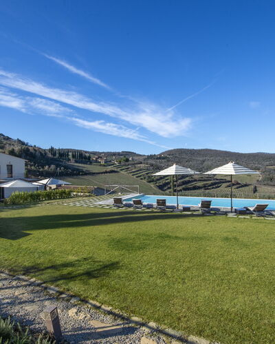 Bella Di Panzano: Lucht, Wolk, Fabriek, Berg, Hoogland, Land Lot, Gras, Venster, Natuurlijk Landschap, Grasland