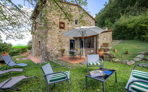 Casa Bosco D'arte Holiday Home , Greve In Chianti,: Verblijf, Tuin, Boerderij, Landgoed, Buitenmeubels, Werf, Backyard, Landscaping, Villa, Eco Hotel