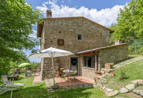 Casa Bosco D'arte Holiday Home , Greve In Chianti,: Fabriek, Meubilair, Gebouw, Wolk, Eigendom, Lucht, Boom, Huis, Stoel, Venster
