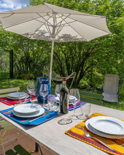 Casa Bosco D'arte Holiday Home , Greve In Chianti,: Tafel, Fabriek, Wolk, Eigendom, Meubilair, Tableware, Lucht, Buitentafel, Stoel, Boom