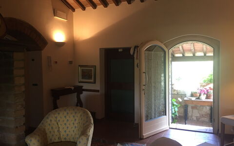 Villa Fulvia: Eigendom, Meubilair, Gebouw, Hout, Venster, Interieur Ontwerp, Stoel, Woonkamer, Schaduw, Fabriek