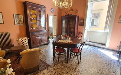 Residenza Otello: Fotolijst, Meubilair, Eigendom, Tafel, Stoel, Spiegel, Hout, Verlichting, Cabinetry, Interieur Ontwerp