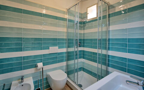 Le Dune: Loodgieterswerkinrichting, Kraan, Eigendom, Gebouw, Badkamer, Groen, Azure, Purper, Interieur Ontwerp