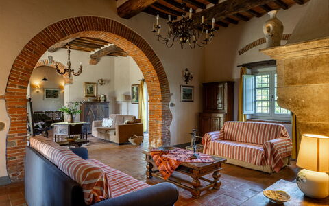 Villa Leopolda Selvarella: Meubilair, Muur, Interieur Ontwerp, Hout, Flooring, Huis, Stoel, Plafond, Tafel, Woonkamer