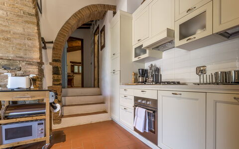 Casa Anita - Castellina In Chianti - Granaio, Tosc: Cabinetry, Meubilair, Countertop, Hout, Gebouw, Keuken, Fornuis, Toestel Van De Keuken, Fornuis, Huishoudapparatuur