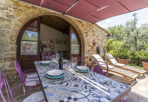 Casa Anita - Castellina In Chianti - Granaio, Tosc: Meubilair, Tafel, Eigendom, Fabriek, Stoel, Gebouw, Interieur Ontwerp, Architectuur, Venster, Huis