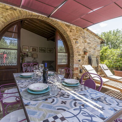 Casa Anita - Castellina In Chianti - Granaio, Tosc: Meubilair, Tafel, Eigendom, Fabriek, Stoel, Gebouw, Interieur Ontwerp, Architectuur, Venster, Huis