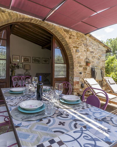 Casa Anita - Castellina In Chianti - Granaio, Tosc: Meubilair, Tafel, Eigendom, Fabriek, Stoel, Gebouw, Interieur Ontwerp, Architectuur, Venster, Huis