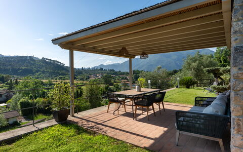 Luxury Green Marignana Villa, Versilia, Pool, Ac,: Fabriek, Eigendom, Lucht, Tafel, Gebouw, Schaduw, Boom, Land Lot, Hout, Gras