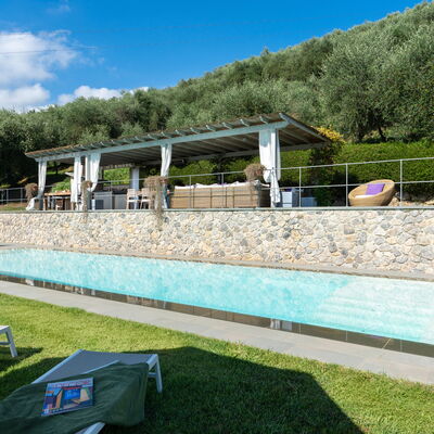 Luxury Green Marignana Villa, Versilia, Pool, Ac,: Lucht, Wolk, Fabriek, Boom, Schaduw, Zwembad, Gras, Vrije Tijd, Stedelijk Ontwerp, Recreatie