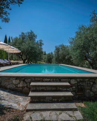 Villa Recanati, Val D'orcia, Private Pool, Jacuzzi: Water, Lucht, Gebouw, Fabriek, Zwembad, Schaduw, Boom, Rechthoek, Huis, Buitenmeubels
