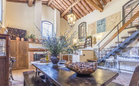 Fienile Di Fabio - Colline Fiorentine Vaiano, Tosc: Tafel, Meubilair, Eigendom, Gebouw, Hout, Stoel, Interieur Ontwerp, Fabriek, Architectuur, Keuken