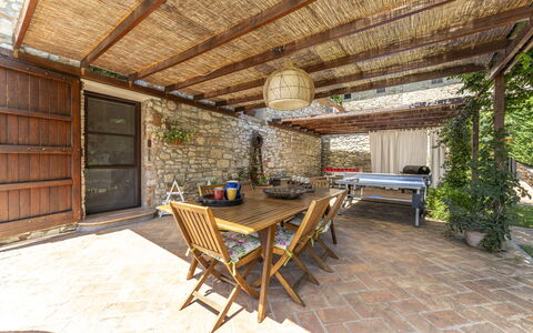 Fienile Di Fabio - Colline Fiorentine Vaiano, Tosc: Eigendom, Meubilair, Tafel, Fabriek, Gebouw, Hout, Stoel, Architectuur, Buitenmeubels, Interieur Ontwerp