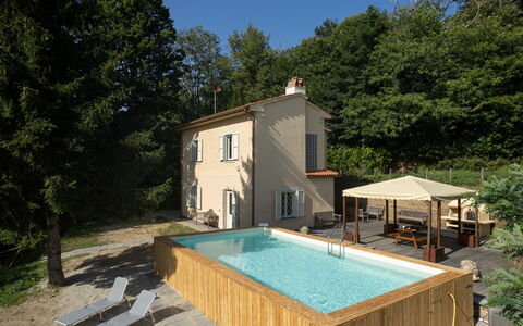 Casa Serra: Fabriek, Eigendom, Gebouw, Venster, Zwembad, Lucht, Boom, Stoel, Buitenmeubels, Hout