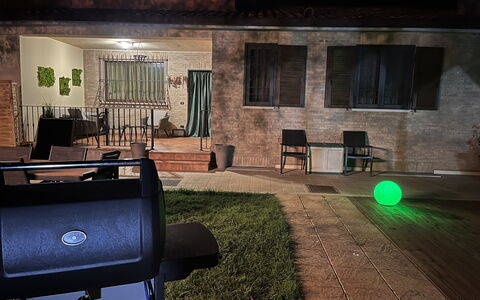 Villa Castelnuovo: Gebouw, Fabriek, Venster, Hout, Interieur Ontwerp, Flooring, Huis, Woonkamer, Verdieping, Gas