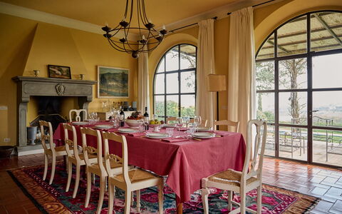 Villa Marliana: Meubilair, Interieur Ontwerp, Stoel, Tafel, Eetkamer, Keuken En Eettafel, Hout, Flooring, Plafond, Kamer