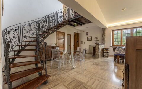 Casa Di Luca, Pool, Castelnuovo Berardenga: Eigendom, Hout, Interieur Ontwerp, Gebouw, Hal, Trap, Flooring, Verdieping, Woonkamer, Onroerend Goed