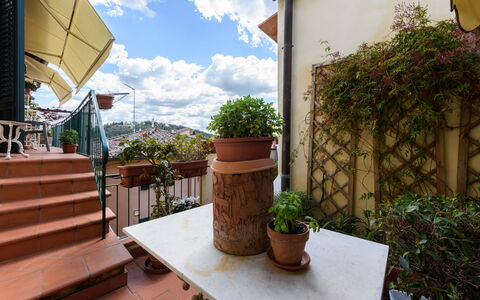 Residenza Del Desco: Fabriek, Eigendom, Bloempot, Gebouw, Lucht, Kamerplant, Wolk, Hout, Schaduw, Gras