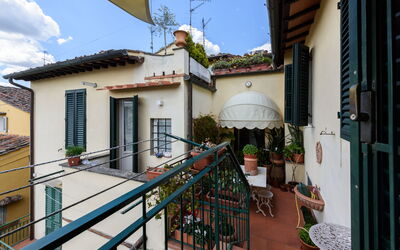 Residenza Del Desco: Fabriek, Lucht, Venster, Gebouw, Azure, Bloempot, Wolk, Hout, Kamerplant, Buurt