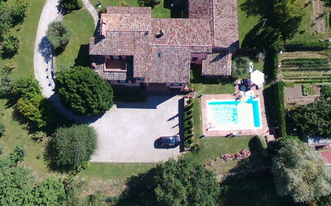 Villa Carsuga: Fabriek, Eigendom, Gebouw, Boom, Gras, Stedelijk Ontwerp, Vrije Tijd, Woongebied, Landschap, Huis