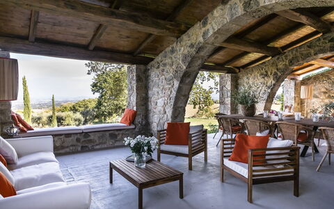 Villa Della Regina: Meubilair, Eigendom, Tafel, Fabriek, Gebouw, Schaduw, Stoel, Interieur Ontwerp, Kamerplant, Woonkamer