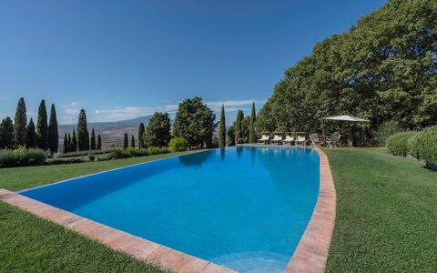 Orcia Panoramic View With Pool: Water, Fabriek, Lucht, Zwembad, Boom, Gebouw, Land Lot, Schaduw, Gras, Natuurlijk Landschap