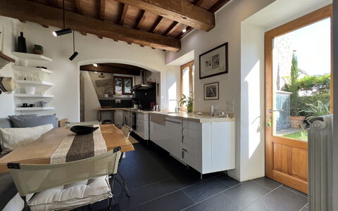 The Architects House: Cabinetry, Countertop, Bloempot, Fabriek, Gebouw, Tafel, Keuken, Woonkamer, Hout, Interieur Ontwerp