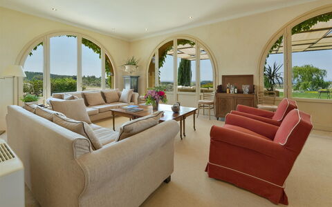 Villa Bagnoli: Meubilair, Bankstel, Eigendom, Tafel, Fabriek, Comfort, Slaapbank, Interieur Ontwerp, Woonkamer, Gebouw