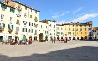 Casa Toto: Stadsplein,  Dorf\, Stad, Openbare Ruimte, Menselijke Nederzetting, Buurt, Gebouw, Plein, Gemengd Gebruik, Stedelijk Ontwerp
