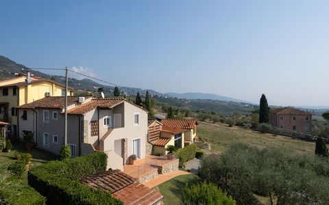 Casa Mimy: Lucht, Gebouw, Eigendom, Venster, Fabriek, Huis, Boom, Stedelijk Ontwerp, Woongebied