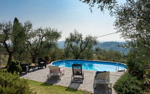 Casa Mimy: Water, Lucht, Fabriek, Zwembad, Boom, Buitenmeubels, Schaduw, Vrije Tijd, Onroerend Goed, Landschap