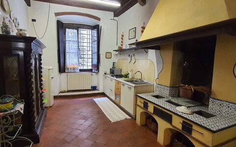 La Colonna: Cabinetry, Countertop, Venster, Gasfornuis, Wastafel, Fornuis, Interieur Ontwerp, Cooktop, Keuken, Hout