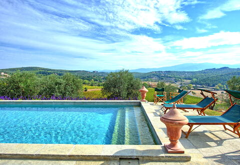 Villa Cona: Water, Wolk, Lucht, Fabriek, Zwembad, Blauw, Azure, Buitenmeubels, Boom, Rechthoek