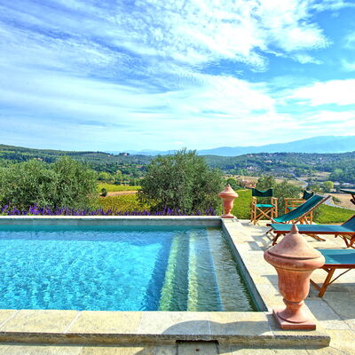 Villa Cona: Water, Wolk, Lucht, Fabriek, Zwembad, Blauw, Azure, Buitenmeubels, Boom, Rechthoek