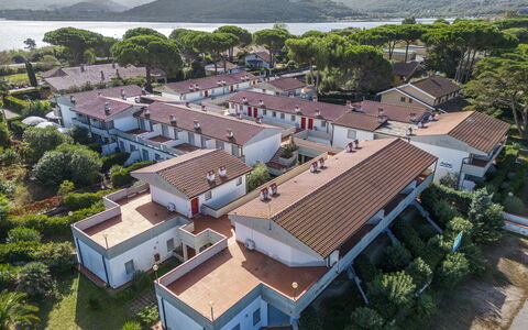 Giannella Beach Residence Apartment - Giannella, G: Gebouw, Fabriek, Eigendom, Boom, Venster, Water, Architectuur, Stedelijk Ontwerp, Huis, Buurt