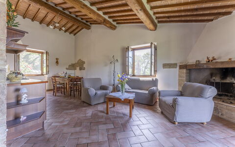 Podere Marcigliana - Radicondoli: Meubilair, Gebouw, Hout, Interieur Ontwerp, Flooring, Verdieping, Woonkamer, Straal, Hardwood, Onroerend Goed