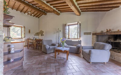 Apartment Parata: Meubilair, Gebouw, Hout, Interieur Ontwerp, Flooring, Verdieping, Woonkamer, Straal, Hardwood, Onroerend Goed