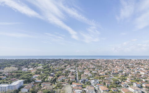 La Bouganville, Forte Dei Marmi, Private Garden, W: Dag, Woongebied, Horizon, Stad, Stedelijk Gebied, Buurt, Grootstedelijk Gebied, Voorstad, Zee, Cityscape