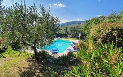 Al Vecchio Metato: Fabriek, Water, Watervoorraden, Lucht, Wolk, Natuurlijk Landschap, Boom, Land Lot, Zwembad, Vrije Tijd