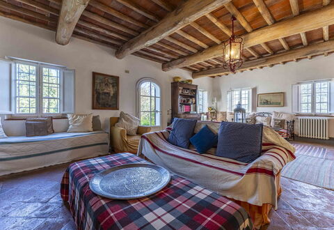 La Casa Dei Limoni, Camaiore, Pet Friendly, Wifi: Eigendom, Venster, Meubilair, Bankstel, Gebouw, Azure, Comfort, Hout, Interieur Ontwerp, Flooring