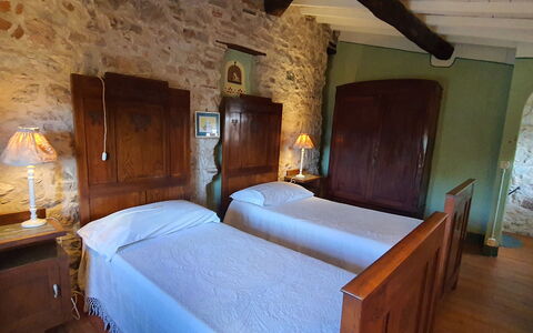 Borgo Bucatra Tramonto: Eigendom, Meubilair, Comfort, Hout, Bed Frame, Bed, Interieur Ontwerp, Onroerend Goed, Hardwood, Slaapkamer