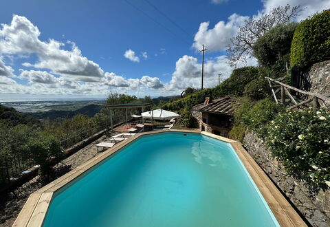 Borgo Bucatra Tramonto: Water, Wolk, Lucht, Watervoorraden, Dag, Eigendom, Fabriek, Zwembad, Natuur, Azure