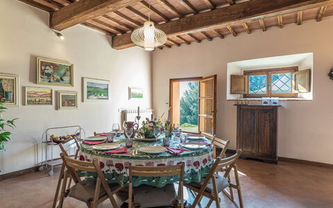 Villa Belvedere: Tafel, Eigendom, Meubilair, Fotolijst, Fabriek, Hout, Stoel, Interieur Ontwerp, Architectuur, Verdieping