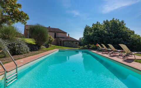 Villa Belvedere: Water, Fabriek, Lucht, Wolk, Zwembad, Azure, Boom, Gebouw, Zwemwater, Gras