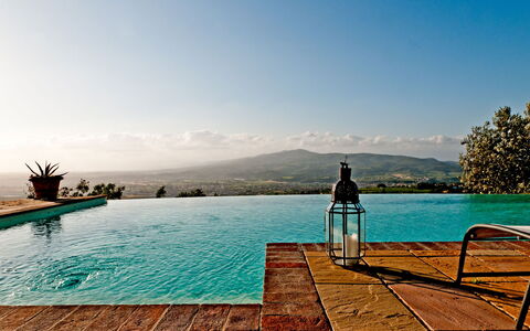 Cottage Botinaccio: Water, Lucht, Eigendom, Zwembad, Azure, Buitenmeubels, Rechthoek, Zwemwater, Boom, Hout