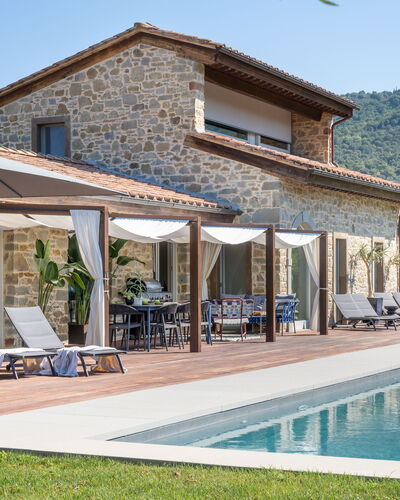 Villa Lilli & Spa: Water, Lucht, Fabriek, Eigendom, Gebouw, Venster, Zwembad, Boom, Schaduw, Vrije Tijd