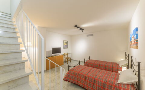 Casa Verdi,near The Beach - Viareggio, Toscana: Meubilair, Eigendom, Hout, Comfort, Interieur Ontwerp, Verdieping, Bed Frame, Flooring, Gebouw